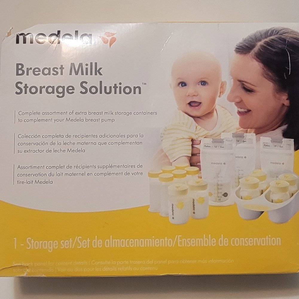 MEDELA Breast Milk Storage Solution Set, Breastfeeding Supplies & Containers